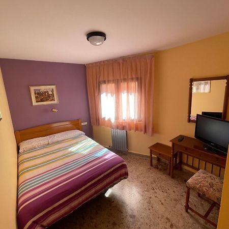 Hostal Casa Martina Guadalaviar ภายนอก รูปภาพ